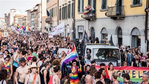 incontro gay pistoia|Area Gay a Pistoia